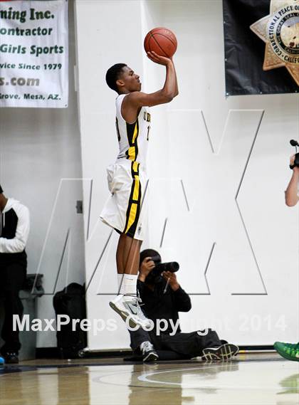 Thumbnail 3 in El Cerrito vs. Bishop O'Dowd (CIF NCS D3 Final) photogallery.