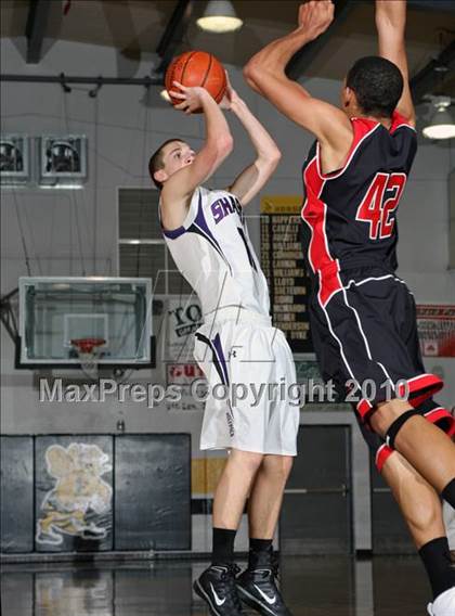 Thumbnail 2 in Shasta vs. Foothill (Hornet Classic) photogallery.