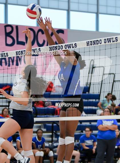 Thumbnail 3 in Randolph @ Hondo photogallery.