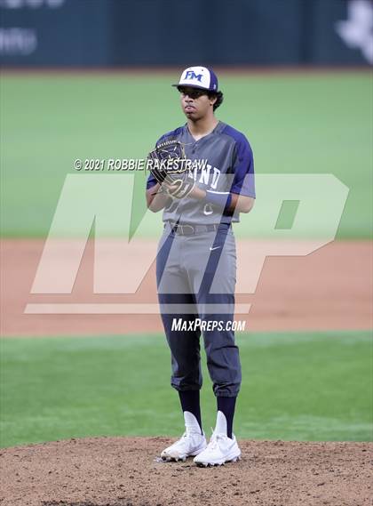 Thumbnail 3 in Flower Mound vs. Southlake Carroll (Dragon Classic) photogallery.