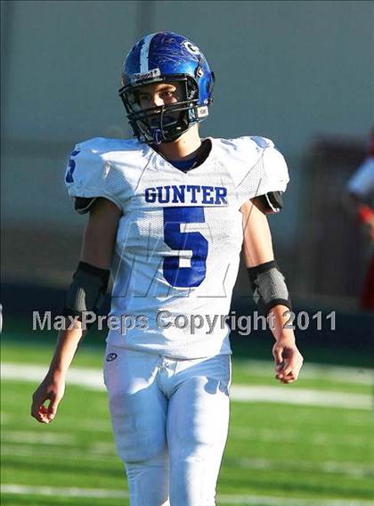 Thumbnail 3 in Gunter @ Lone Oak (2A Regional Division 2 Semifinals) photogallery.
