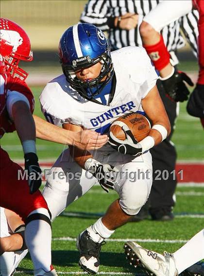 Thumbnail 1 in Gunter @ Lone Oak (2A Regional Division 2 Semifinals) photogallery.