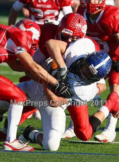 Thumbnail 1 in Gunter @ Lone Oak (2A Regional Division 2 Semifinals) photogallery.