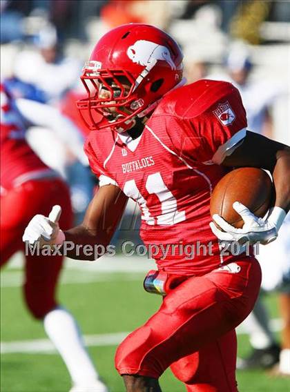 Thumbnail 3 in Gunter @ Lone Oak (2A Regional Division 2 Semifinals) photogallery.