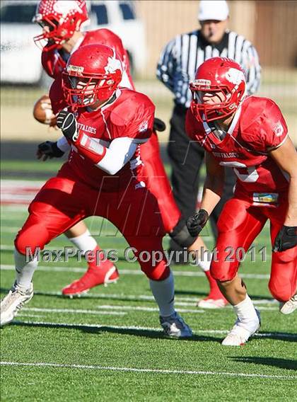 Thumbnail 3 in Gunter @ Lone Oak (2A Regional Division 2 Semifinals) photogallery.