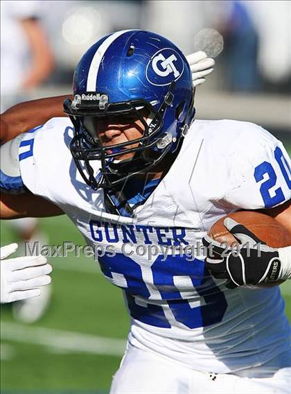 Thumbnail 1 in Gunter @ Lone Oak (2A Regional Division 2 Semifinals) photogallery.