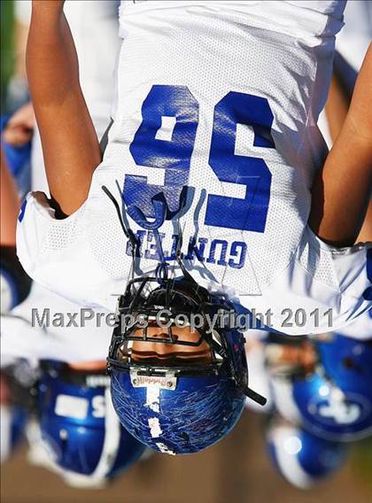 Thumbnail 1 in Gunter @ Lone Oak (2A Regional Division 2 Semifinals) photogallery.