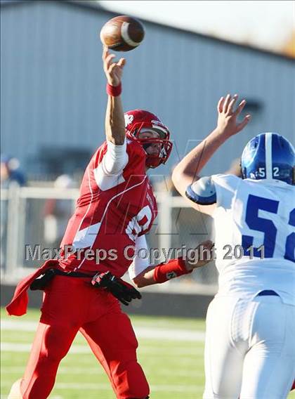 Thumbnail 2 in Gunter @ Lone Oak (2A Regional Division 2 Semifinals) photogallery.