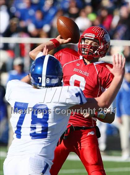 Thumbnail 1 in Gunter @ Lone Oak (2A Regional Division 2 Semifinals) photogallery.