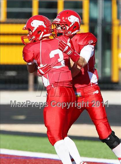 Thumbnail 1 in Gunter @ Lone Oak (2A Regional Division 2 Semifinals) photogallery.