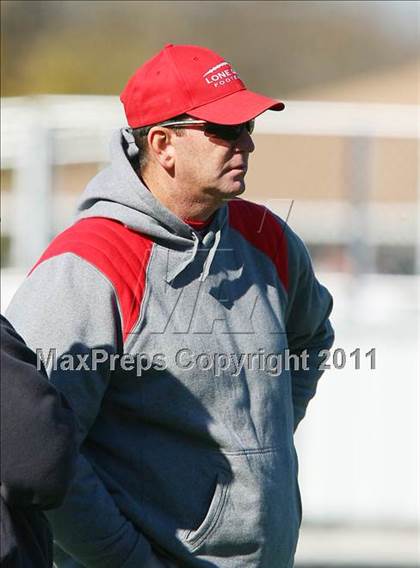Thumbnail 1 in Gunter @ Lone Oak (2A Regional Division 2 Semifinals) photogallery.