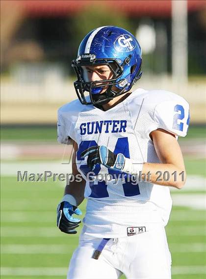 Thumbnail 1 in Gunter @ Lone Oak (2A Regional Division 2 Semifinals) photogallery.