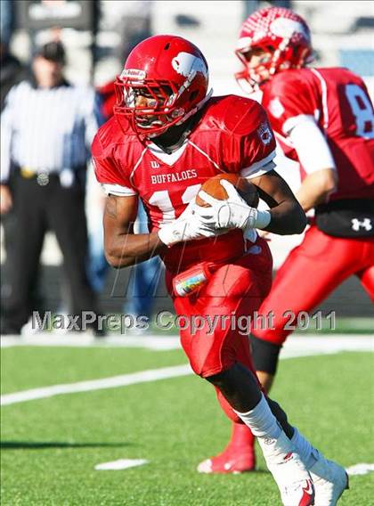 Thumbnail 3 in Gunter @ Lone Oak (2A Regional Division 2 Semifinals) photogallery.