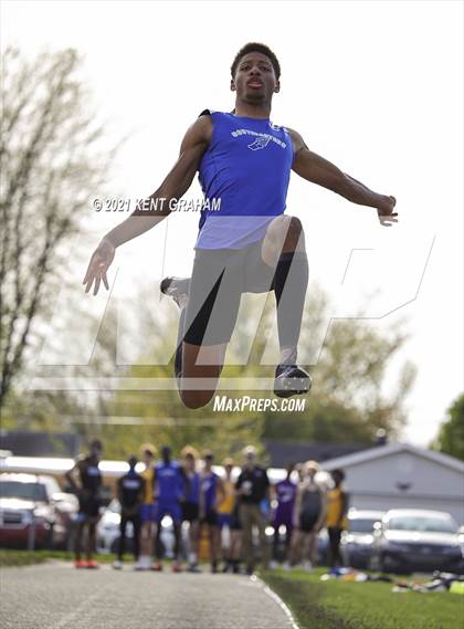 Thumbnail 2 in Noblesville Miller Invitational photogallery.