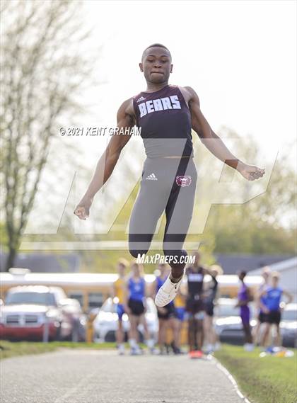 Thumbnail 3 in Noblesville Miller Invitational photogallery.