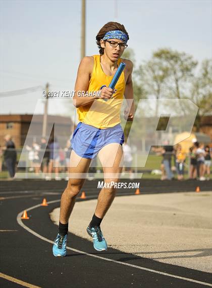 Thumbnail 2 in Noblesville Miller Invitational photogallery.