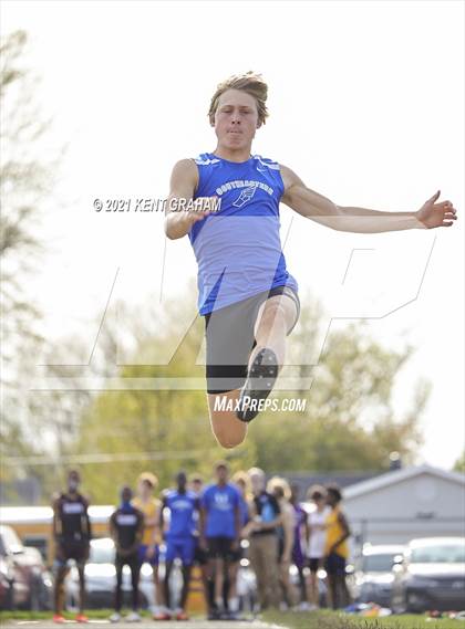 Thumbnail 3 in Noblesville Miller Invitational photogallery.