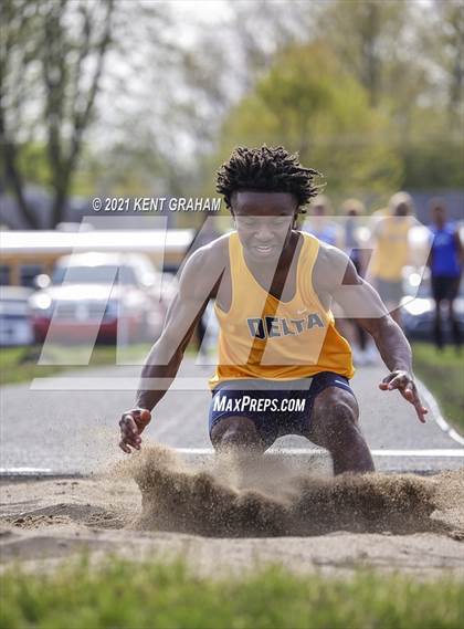 Thumbnail 3 in Noblesville Miller Invitational photogallery.