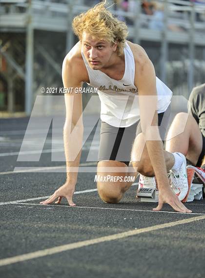 Thumbnail 2 in Noblesville Miller Invitational photogallery.