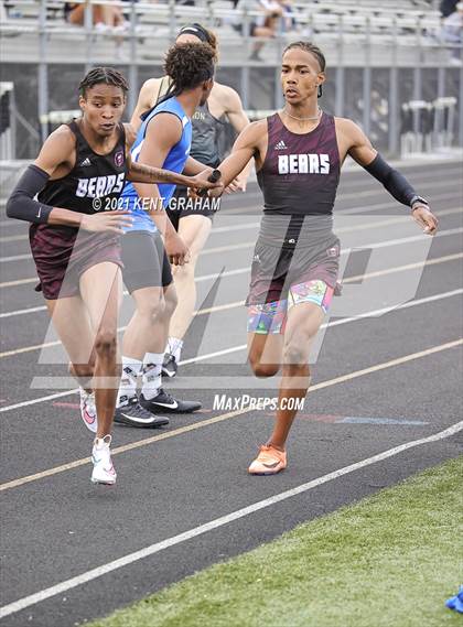 Thumbnail 3 in Noblesville Miller Invitational photogallery.