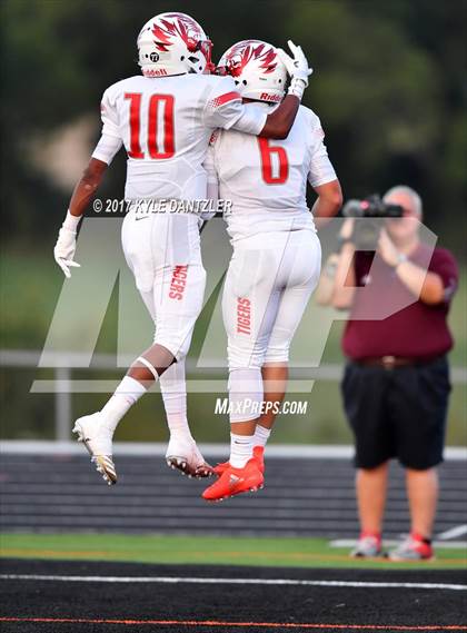 Thumbnail 3 in Whitewright vs. Bremond photogallery.
