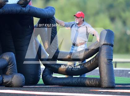Thumbnail 3 in Whitewright vs. Bremond photogallery.