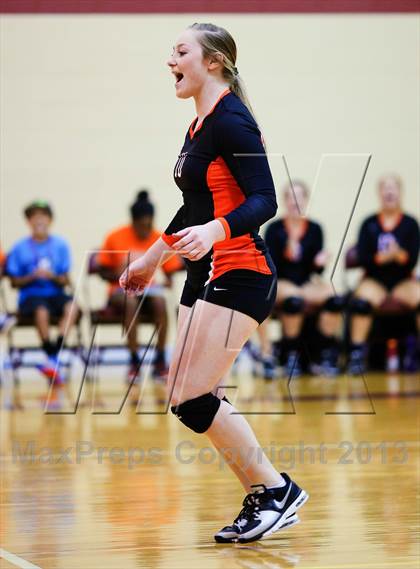 Thumbnail 2 in Haltom vs Bastrop (EMS-ISD Tournament) photogallery.