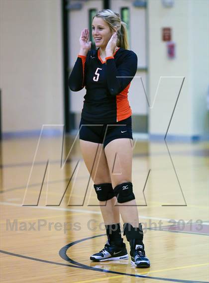 Thumbnail 3 in Haltom vs Bastrop (EMS-ISD Tournament) photogallery.