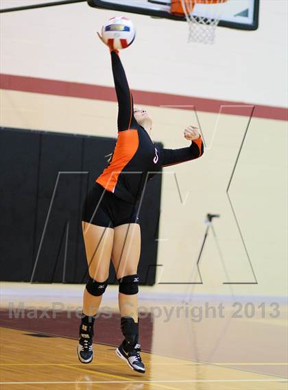 Thumbnail 3 in Haltom vs Bastrop (EMS-ISD Tournament) photogallery.