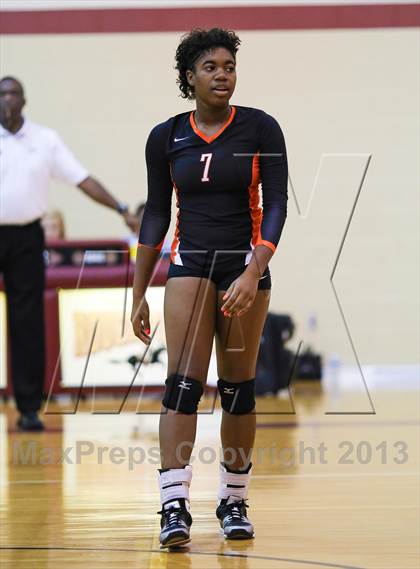 Thumbnail 3 in Haltom vs Bastrop (EMS-ISD Tournament) photogallery.