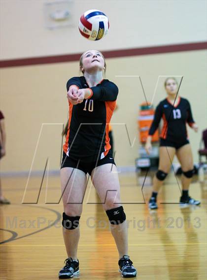 Thumbnail 3 in Haltom vs Bastrop (EMS-ISD Tournament) photogallery.