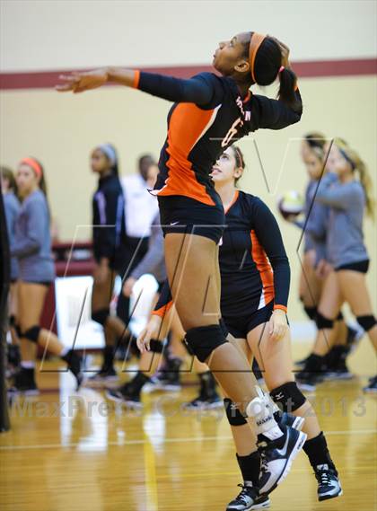 Thumbnail 3 in Haltom vs Bastrop (EMS-ISD Tournament) photogallery.