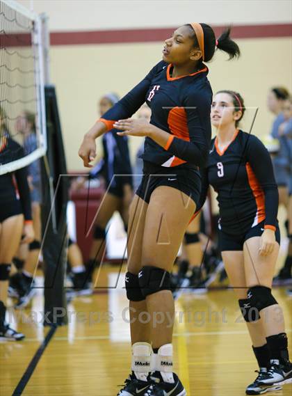 Thumbnail 1 in Haltom vs Bastrop (EMS-ISD Tournament) photogallery.