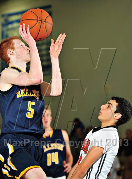 Thumbnail 3 in Bellevue vs. Beverly Hills (MaxPreps Holiday Classic) photogallery.