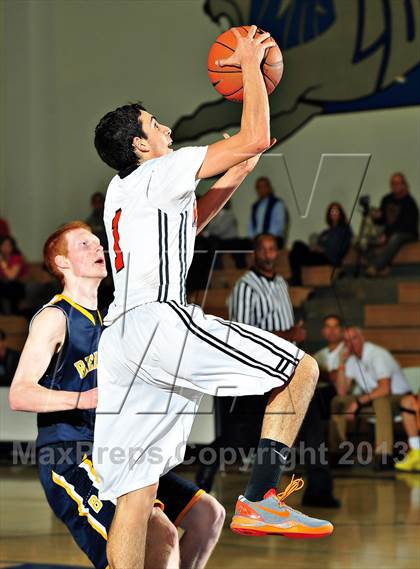 Thumbnail 2 in Bellevue vs. Beverly Hills (MaxPreps Holiday Classic) photogallery.