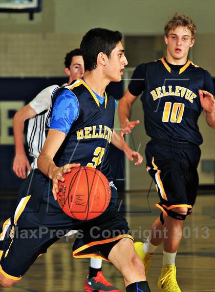 Thumbnail 2 in Bellevue vs. Beverly Hills (MaxPreps Holiday Classic) photogallery.