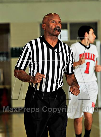 Thumbnail 1 in Bellevue vs. Beverly Hills (MaxPreps Holiday Classic) photogallery.