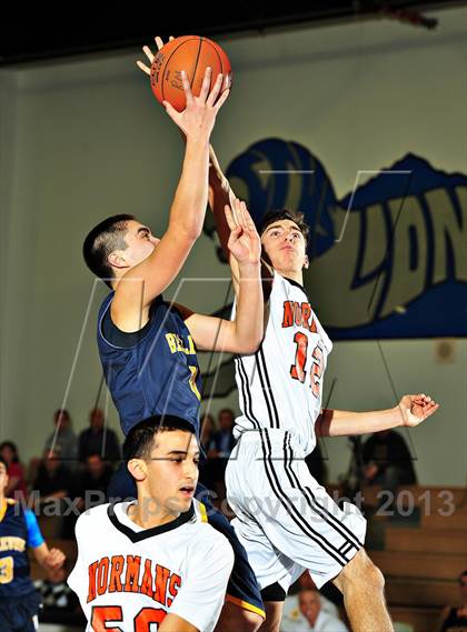Thumbnail 3 in Bellevue vs. Beverly Hills (MaxPreps Holiday Classic) photogallery.