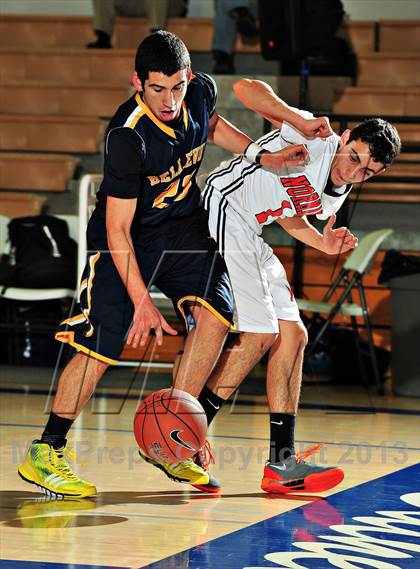 Thumbnail 3 in Bellevue vs. Beverly Hills (MaxPreps Holiday Classic) photogallery.