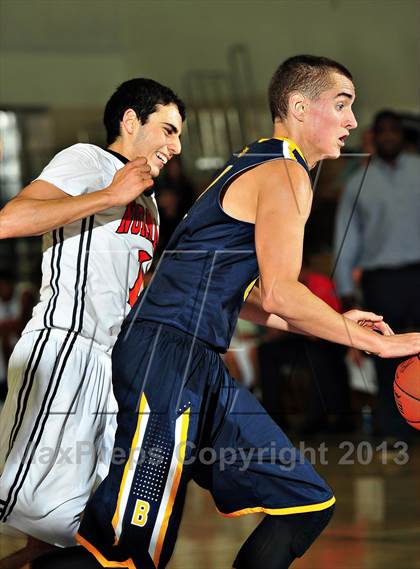 Thumbnail 1 in Bellevue vs. Beverly Hills (MaxPreps Holiday Classic) photogallery.