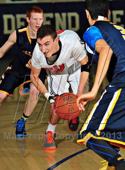Thumbnail 1 in Bellevue vs. Beverly Hills (MaxPreps Holiday Classic) photogallery.