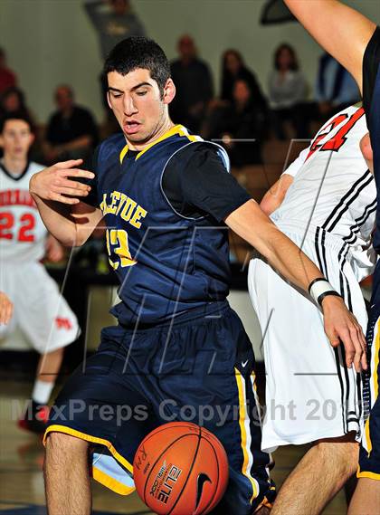 Thumbnail 1 in Bellevue vs. Beverly Hills (MaxPreps Holiday Classic) photogallery.
