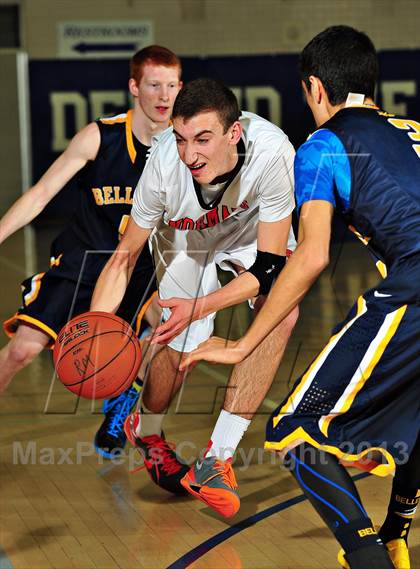 Thumbnail 2 in Bellevue vs. Beverly Hills (MaxPreps Holiday Classic) photogallery.