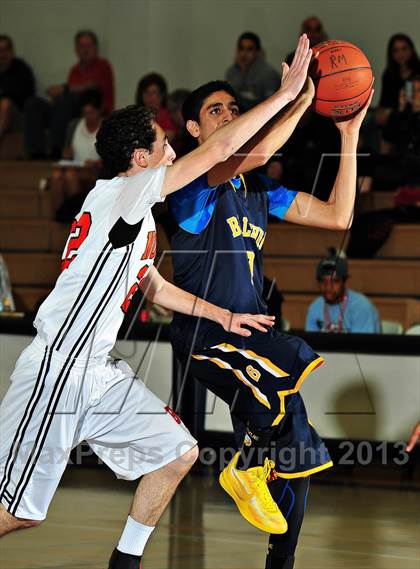 Thumbnail 1 in Bellevue vs. Beverly Hills (MaxPreps Holiday Classic) photogallery.