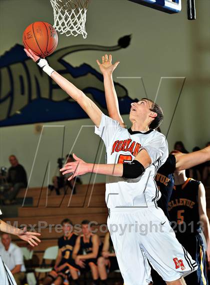 Thumbnail 2 in Bellevue vs. Beverly Hills (MaxPreps Holiday Classic) photogallery.