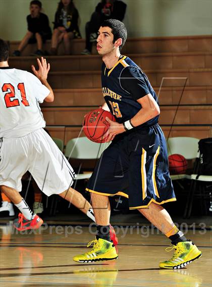 Thumbnail 2 in Bellevue vs. Beverly Hills (MaxPreps Holiday Classic) photogallery.