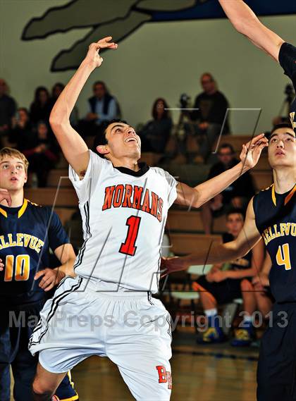 Thumbnail 3 in Bellevue vs. Beverly Hills (MaxPreps Holiday Classic) photogallery.