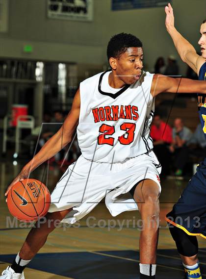 Thumbnail 2 in Bellevue vs. Beverly Hills (MaxPreps Holiday Classic) photogallery.