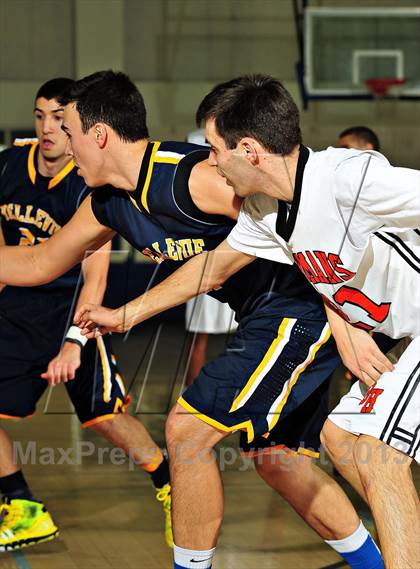 Thumbnail 3 in Bellevue vs. Beverly Hills (MaxPreps Holiday Classic) photogallery.