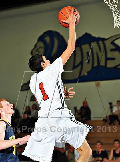 Thumbnail 3 in Bellevue vs. Beverly Hills (MaxPreps Holiday Classic) photogallery.